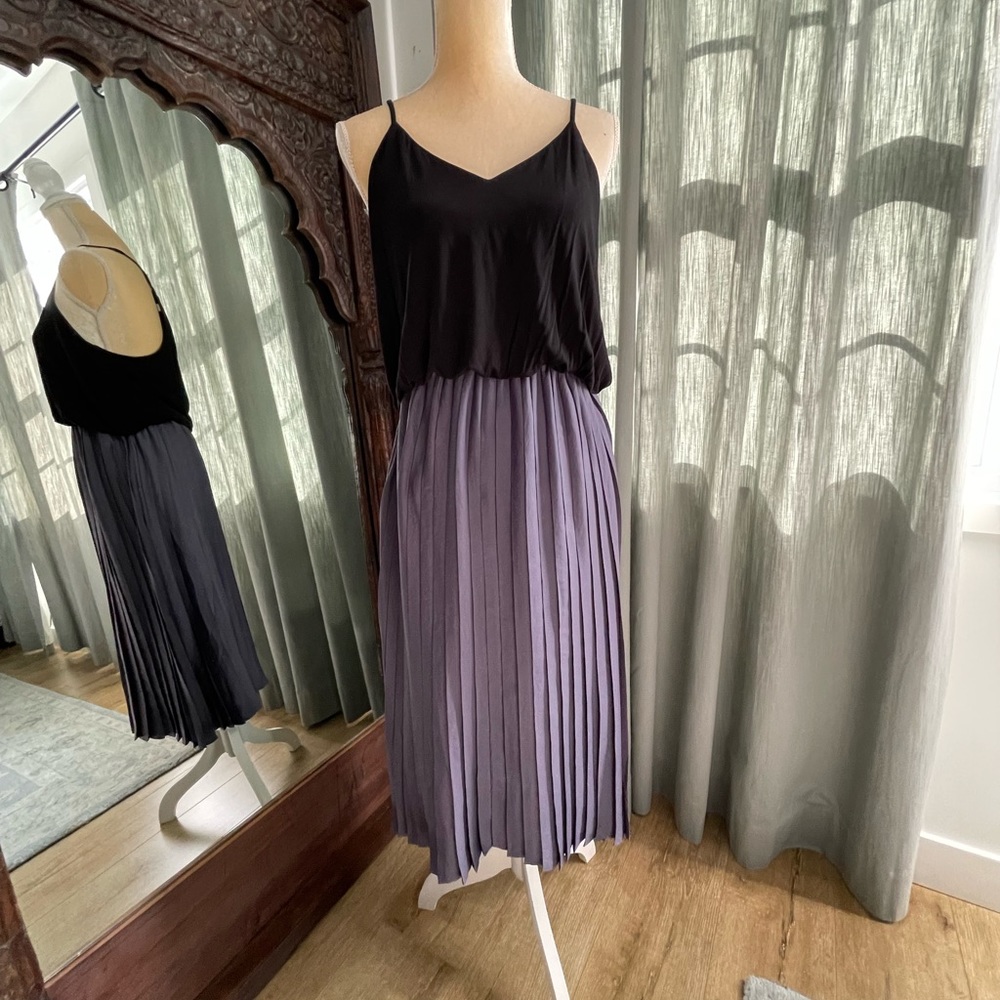 NWOT Loft spaghetti strap dress with pleated skirt size Medium